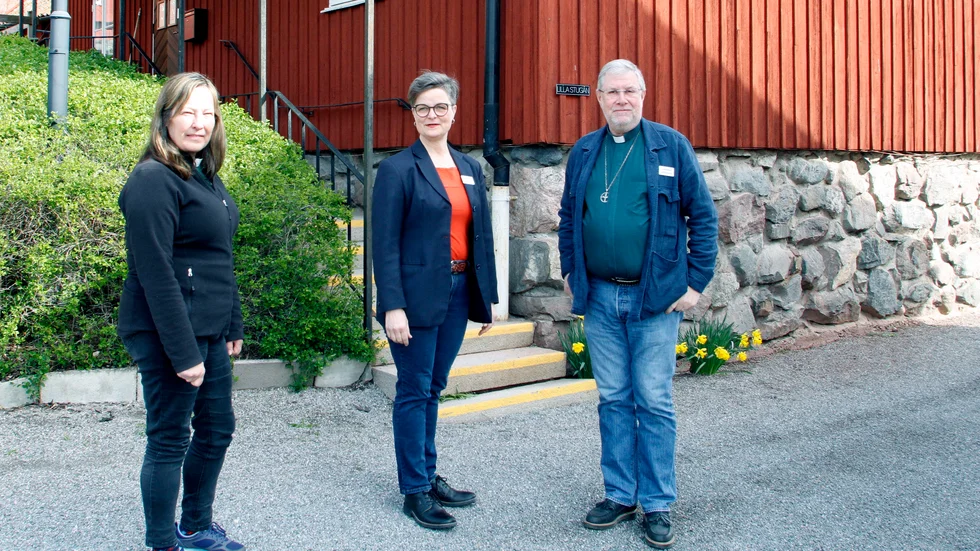 Carina Norlén, Marie Rydén Davoust och Ulf Klingowström från diakoniarbetslaget i Strängnäs domkyrkoförsamling berättar att antalet besökare till Lilla stugan har ökat markant på senare tid.