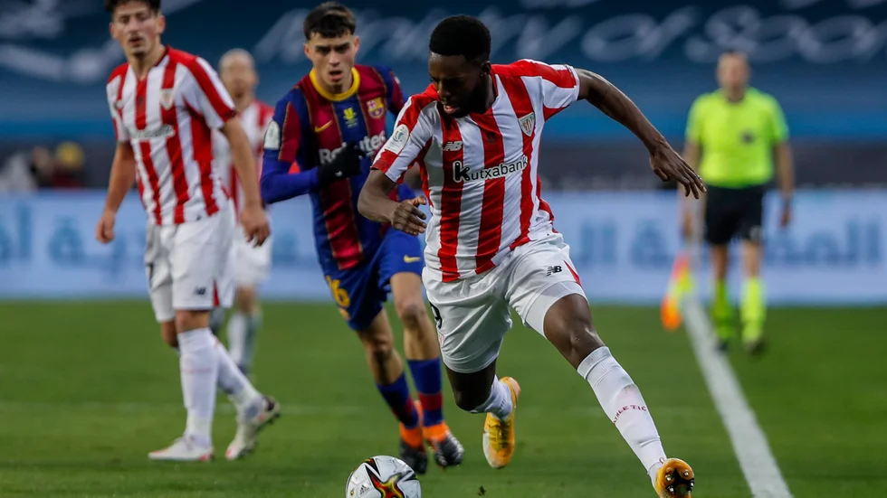 Athletic Bilbaos Inaki Williams sena mål försämrade drastiskt Sevillas chans att vinna det spanska ligaguldet. Arkivbild.