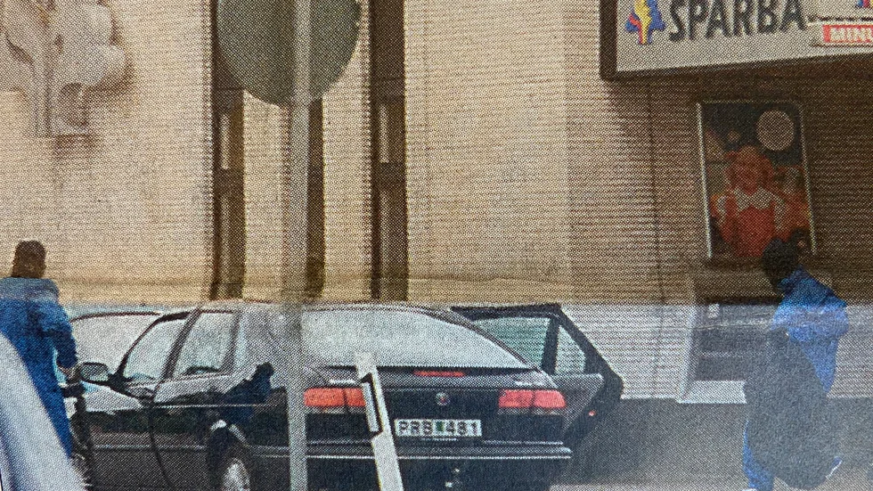 Så här såg det ut när Sparbanken i Vingåker rånades 1995.