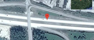 Lastbil stillastående på E20