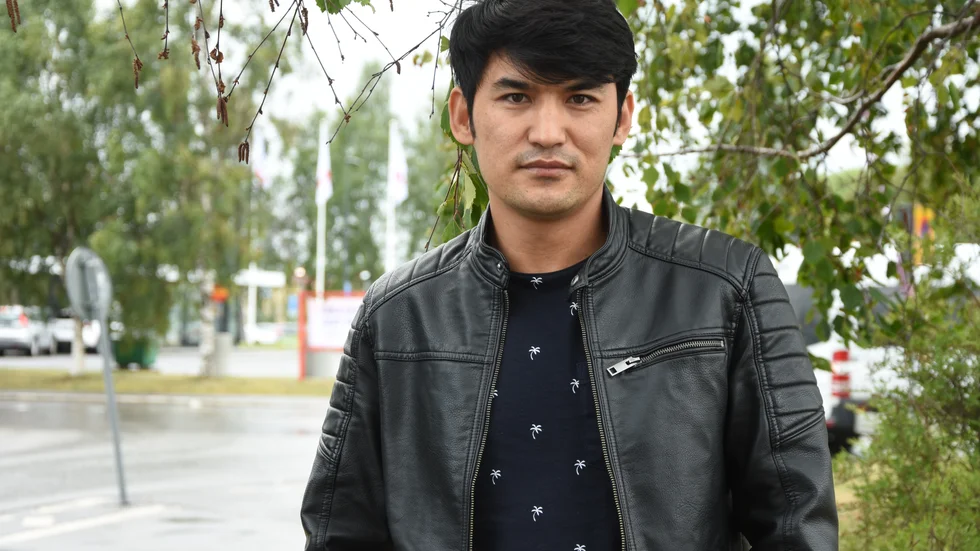 Luleåbon Abdullahi Abdollah har sina rötter i Afghanistan och ser dystert på utvecklingen i landet. "Det är vanligt folk som har en önskan och det är ett liv utan krig", säger han. 