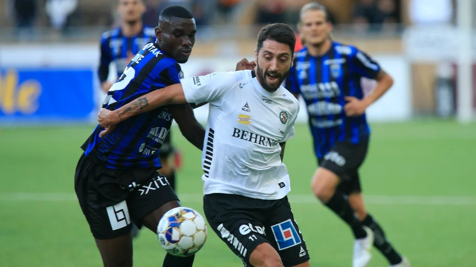 Sirius Patrick Nwadike och Örebros Nahir Besara