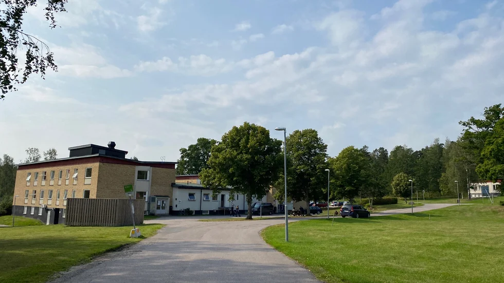 Det misstänkta mordförsöket skedde på Migrationsverkets boende i Flen. 