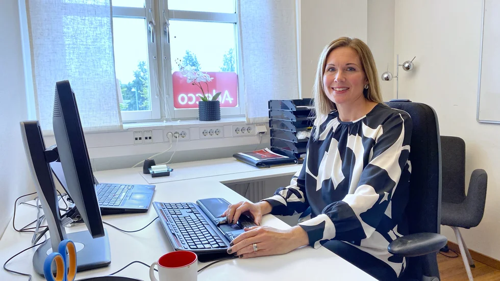 Sofie Driberg började på Adecco i Piteå i januari. Personalen har turats om att sitta på kontoret och jobba hemifrån så hon har fått lära känna kollegorna via datorskärmen.