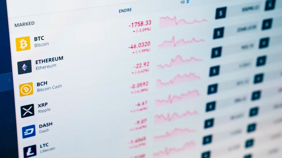 En kvinna blev lurad när hon skulle handla kryptovaluta. Det är en av de senaste dagarnas polisanmälningar. 