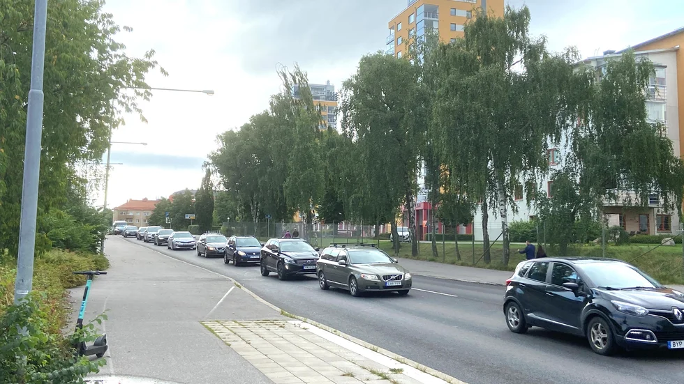 Under söndagsförmiddagen gick det inte fort på Västeråsvägen i Eskilstuna. I alla fall inte i västlig riktning.