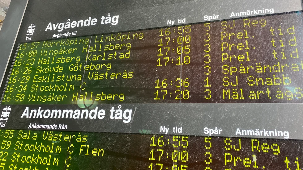 Informationstavlan på Katrineholms station vittnade om vilka förseningar signalfelet på måndagen orsakat. 