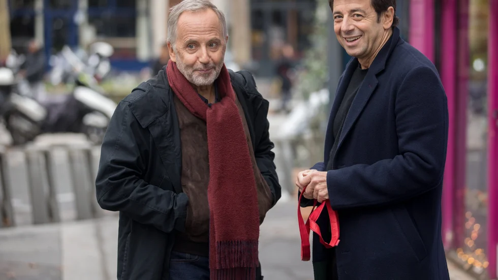 Fabrice Luchini och Patrick Bruel är vänner utanför biobranschen. Nu spelar de också bästa vänner på vita duken i "Framtiden är vår". Pressbild.