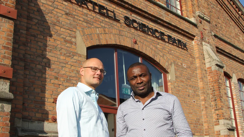 Jakob Lennartsson och Valentine Bobga Foncham på Towards zero waste AB.