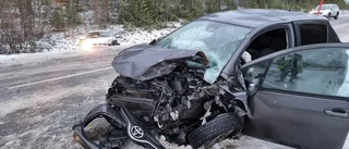 Efter frontalkrocken • Kvinnan vårdas på IVA