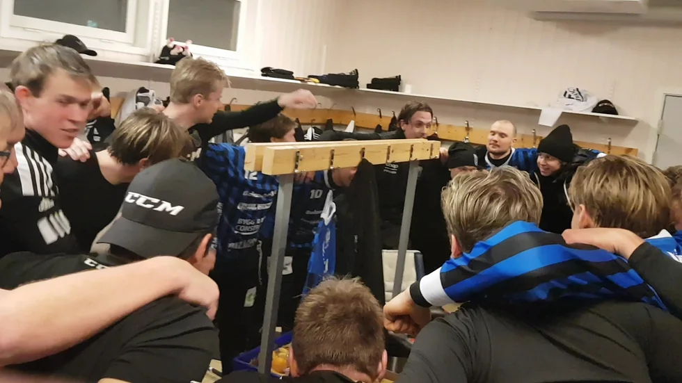 Sirius jublar efter segern mot Bollnäs.