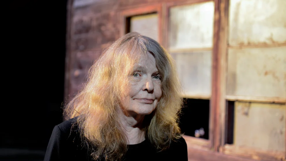 I Tierp vill Vänsterpartiet hylla poeten Kristina Lugn med en egen plats eller gata.