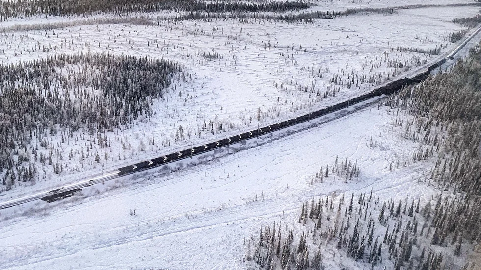 Här är en fin översiktbild på olycksplatsen norr om Gällivare. Den är tagen innan de bakre vagnarna rullades bort på tisdagen.