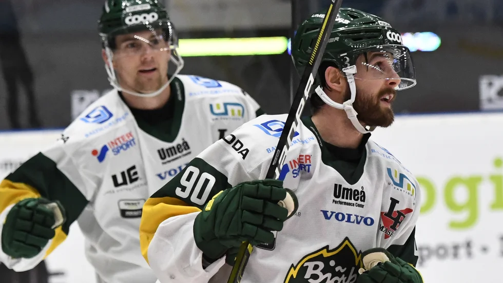 Alex Hutchings gjorde ett av målen när Björklöven vann en stökig match över Bik Karlskoga. Arkivbild