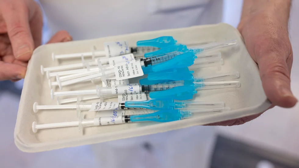 I takt med att vaccinationsgraden ökar blir det svårare att motivera hårda restriktioner.