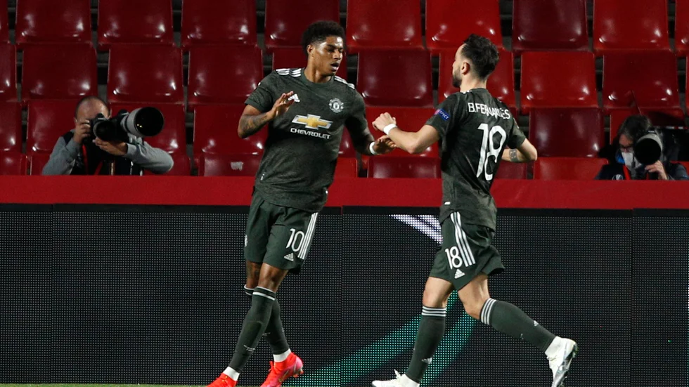 Marcus Rashford, framspelad av Victor Nilsson Lindelöf, gav Manchester United ledningen mot Granada.