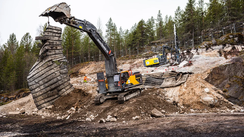 Fler sprängningar är att vänta på Svartöberget under sommaren.