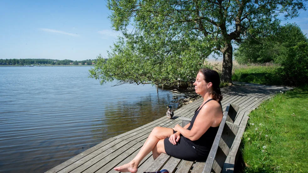 Therése Queckfeldt har sin favoritbänk nere vid hamnen.