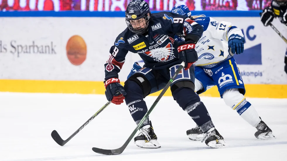 Profilvärvningen Jennifer Wakefield kan räkna in ett par nya lagkamrater i Skärblacka IF. 