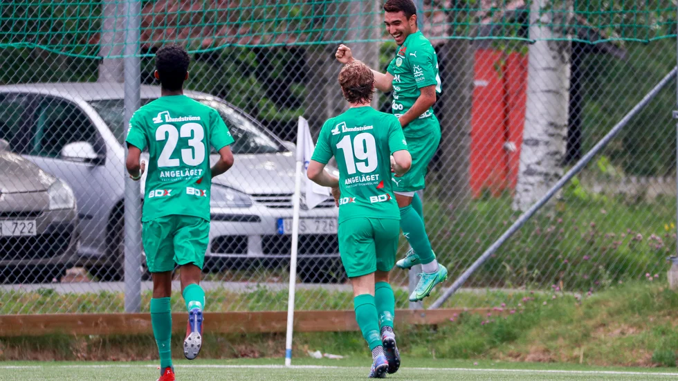 Renan Faustini gjorde två av Bodens mål då laget bortabesegrade Sandvik med 3-1.