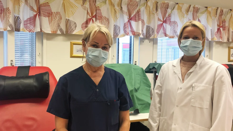 Åsa Dahl Johansson, funktionsansvarig på blodtappningen på Unilabs och Lisa Andersson, tillförordnad verksamhetschef på Unilabs.