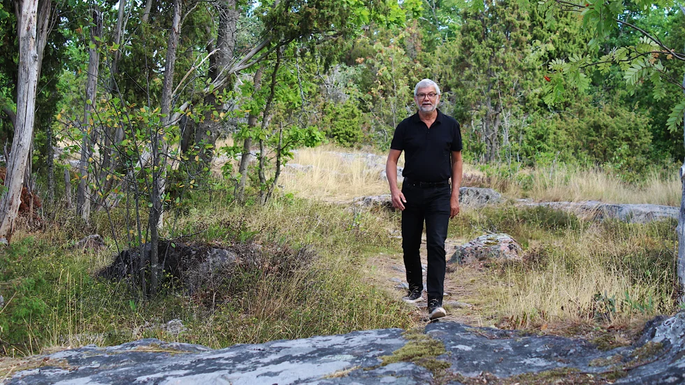 "Politik är inte som att hålla på ett fotbollslag. Man måste engagera sig som väljare", säger Sverker Thorén (L). Han är orolig för hur förenklad diskussionen inom politiken ofta är: "Många partier har bidragit till att invandring tolkats som något negativt, när det är exakt det vi behöver som län, kommun och land, för att hålla samhället, sjukvården och äldreomsorgen rullande", säger han som exempel.