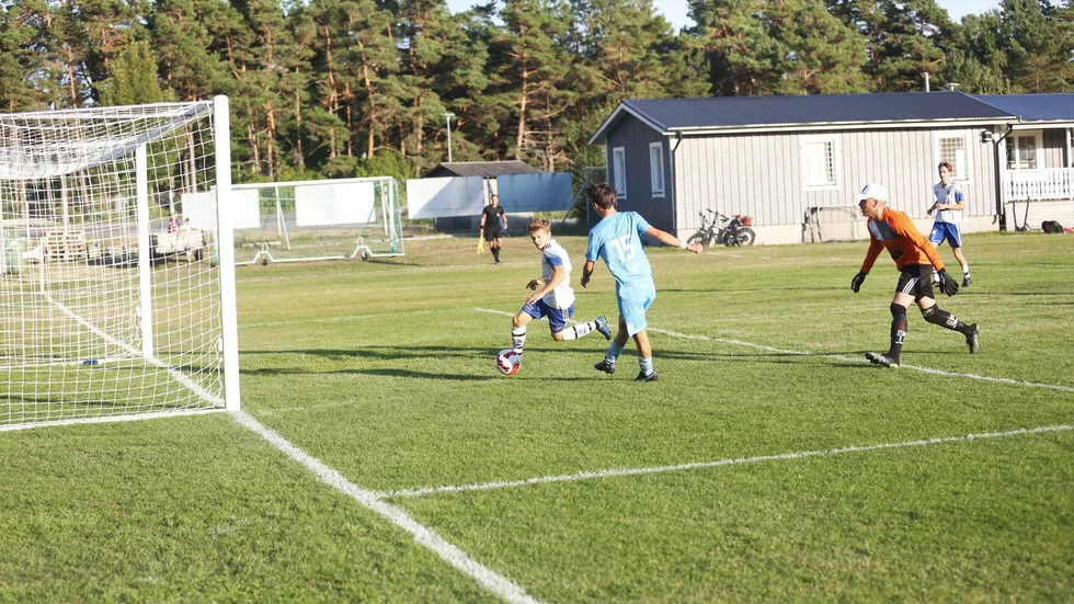 Wilmer Pettersson kunde ta vara på sin egna retur och göra hans andra och IFK:s fjärde mål i krossen. Men han fick se sig överskuggad av skyttekungen Andreas Lindqvist.