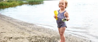 En liten pärla till badplats - med minibibliotek: ”Strandbotten är bra”