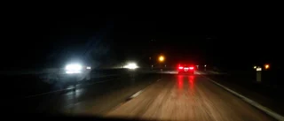 Drogad man körde mot trafiken på E20