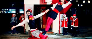 Dansant cirkus invigde levande julkalendern