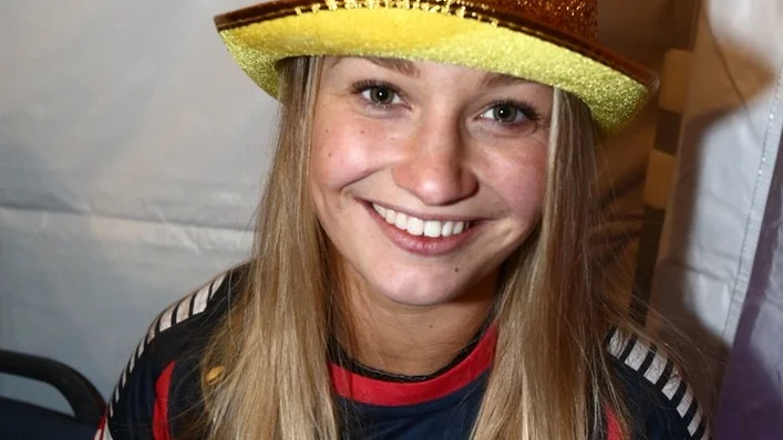 Tove Almqvist trivs med att varva lagom firande med toppfotboll. Nu närmast är det dags för matcher mot Eskilstuna United och sedan resa till Tjeckien i Champions League.