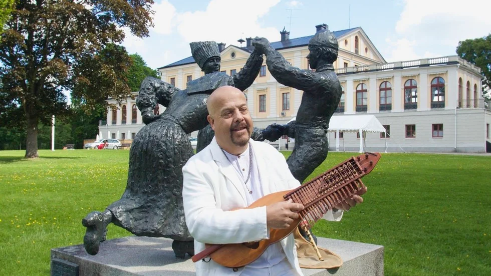 Göran Loo Kunstbergs i rätt miljö för sin Vingåkersvit.
