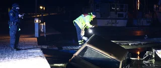 Bil körde över kajkant – sten låg på gaspedalen