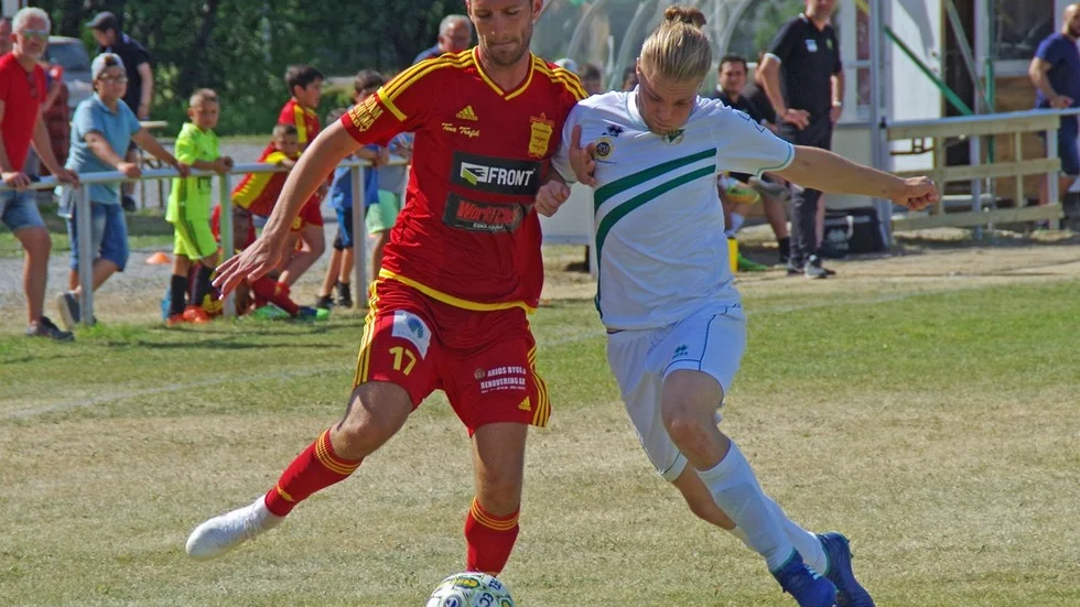 Sasa Plavsic gjorde båda Syrianskas mål när Eskilstunalaget spelade oavgjort mot Stockholm Internazionale.