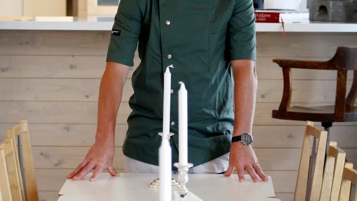 Jimmy Forzelius, huvudlärare på restaurang- och livsmedelsprogrammet Culinary craft.