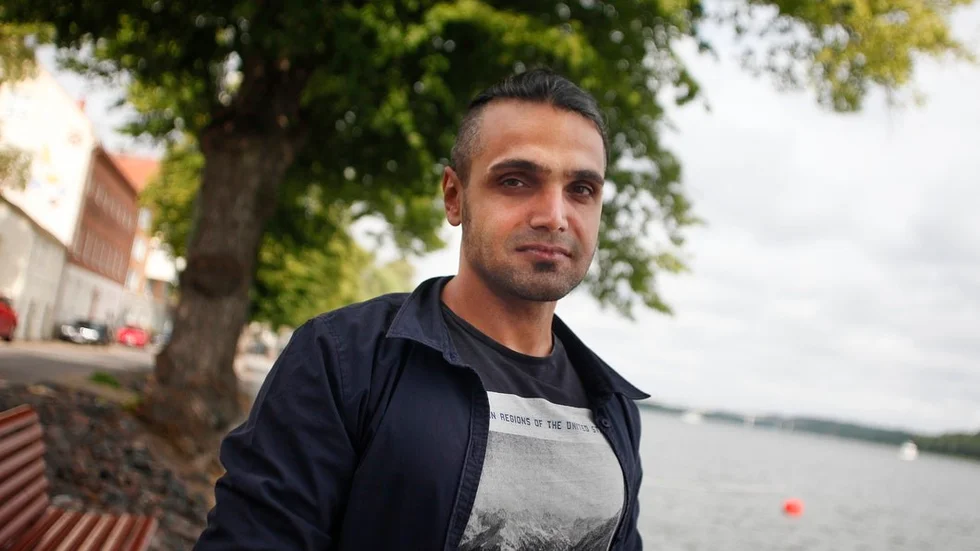 Masoud Mahmoudi hamnade på Mälarblick i Strängnäs när han kom till Sverige. När asylboendet stängde flyttades han till Flen, men han åker fortfarande till Strängnäs så ofta han kan och är med på pingstkyrkans gudstjänster.