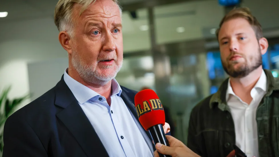 Liberalerna föreslår en reform av socialtjänsten och socionomutbildningen, för att bättre rusta socialsekreterare mot gängbrottsligheten. 

