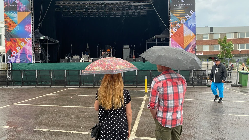 Kirunafestivalen fick ta en paus under regnet.