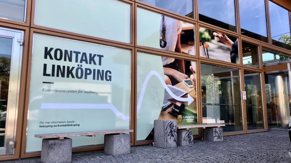 Huvudbibliotekets Kontakt Linköping är ett av tre kontaktcenter. De resterande två finns i Berga by och Skäggetorp Centrum.