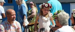 Här firar hundratals Motalabor midsommar igen: "Jättehärligt!"