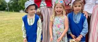 Första gången förskolebarnen såg folkdräkter – "Jag skulle kunna ha den på mitt 6-årskalas"