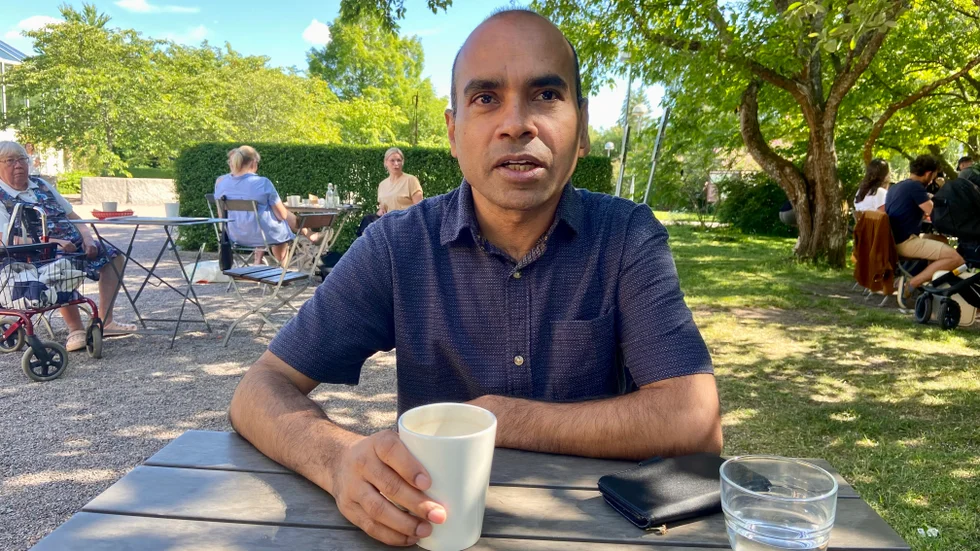 Anisur Rahman tror att barn och unga i grunden är positiva till böcker och läsning. Det gäller bara att locka fram lusten. 