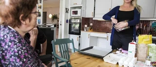 Felicia trivs inom äldrevården