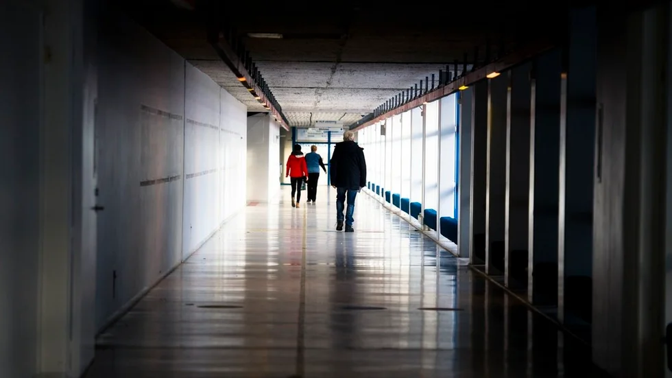Hur kan det vara en nyhet för politikerna att det är överbeläggningar på Nyköpings lasarett. Foto: Sandra Nordin