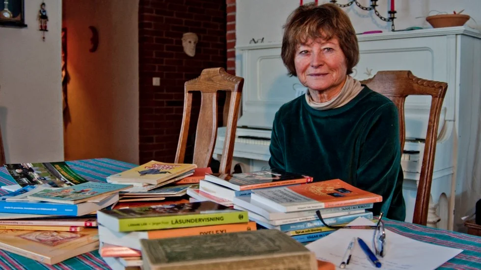 Genom åren har Ann-Kristin Moback samlat på sig mycket kunskap om läsning. Nu har hon skrivit en bok i ämnet.