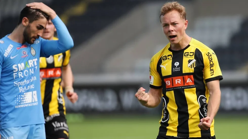 AFC åkte på en tung förlust på Bravida Arena under söndagen. José Leon i AFC suckar när Adam Andersson satte 3–0-målet.