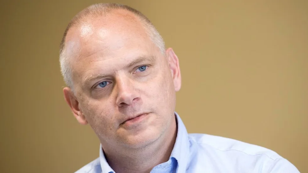 Urban Granström (S) säger att han vill lyssna på brandmännen.
