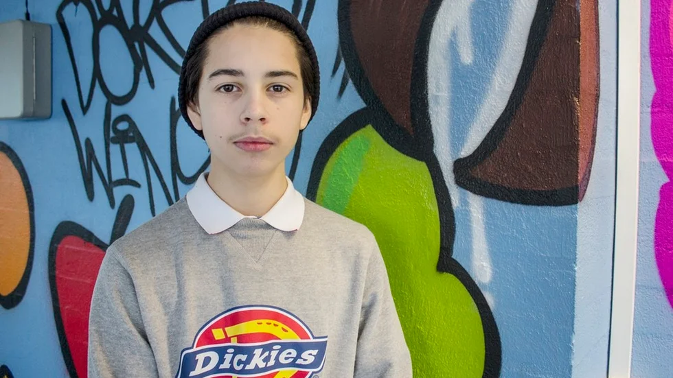 15-åriga Liam Armando Escobar vill att kommunen inför lagliga graffitiväggar i Flen.
