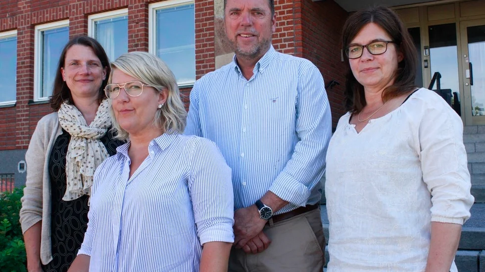 Den politiska majoriteten i Flen presenterade i veckan en preliminär budgetplan för kommande år. Från vänster: Karina Krogh (C), Anna Jernemalm (KD), kommunstyrelsens ordförande Anders Berglöv (S) och Cecilia Friis (MP).