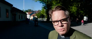 Symbolisk byggstart för nya klockstapeln i Nyköping